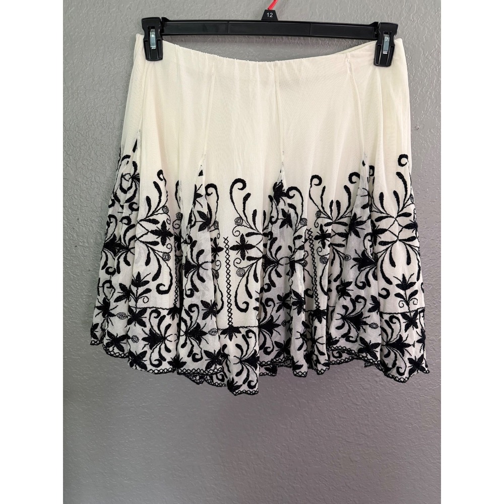 Zara Collection White‎ Mesh Layers Black Floral Embroidered Mini Skirt L Flirty - Picture 2 of 10